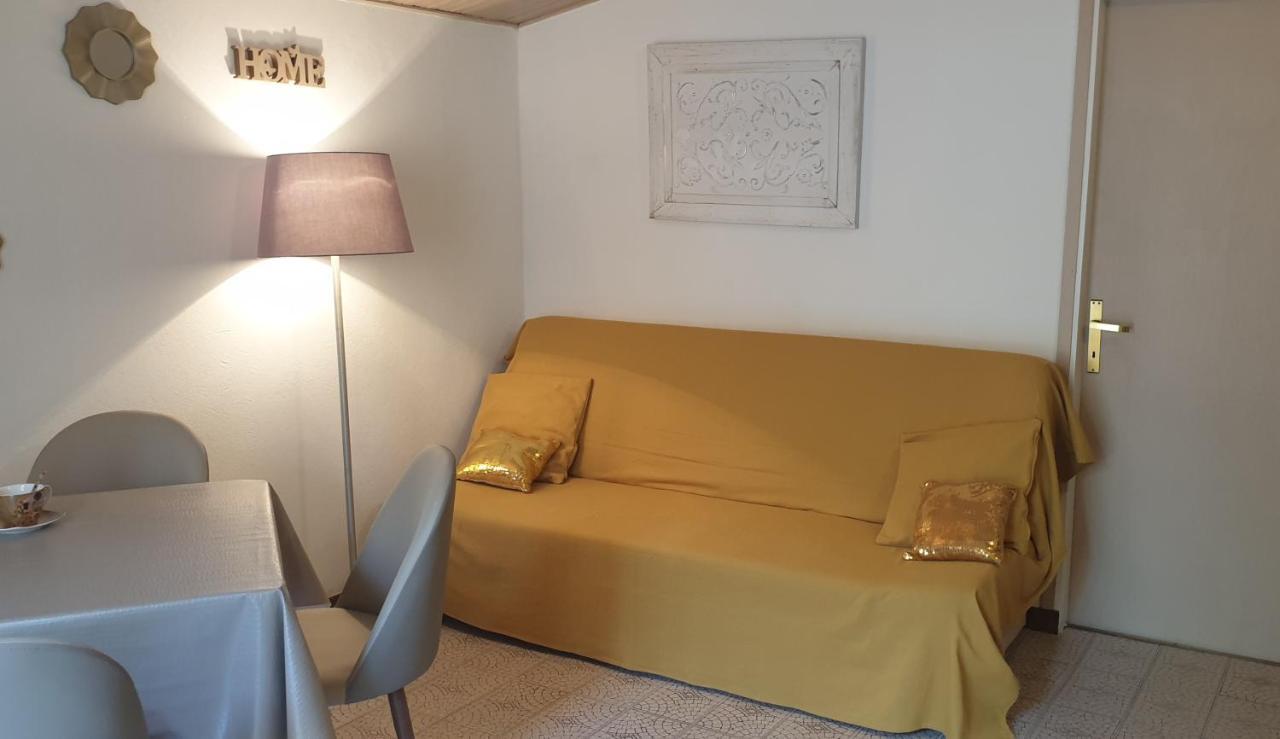 Apartment Tonci Раб Екстериор снимка