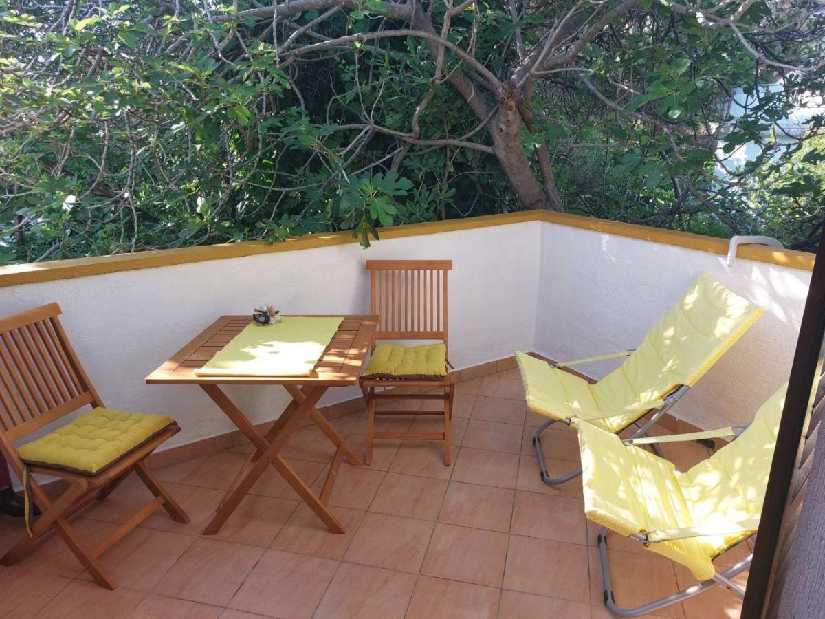 Apartment Tonci Раб Екстериор снимка