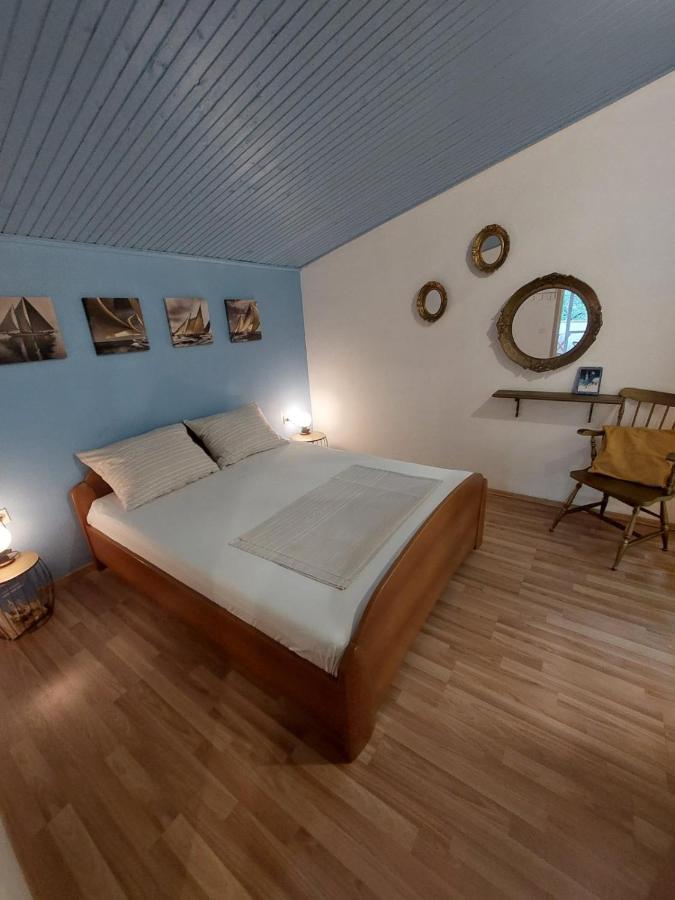 Apartment Tonci Раб Екстериор снимка