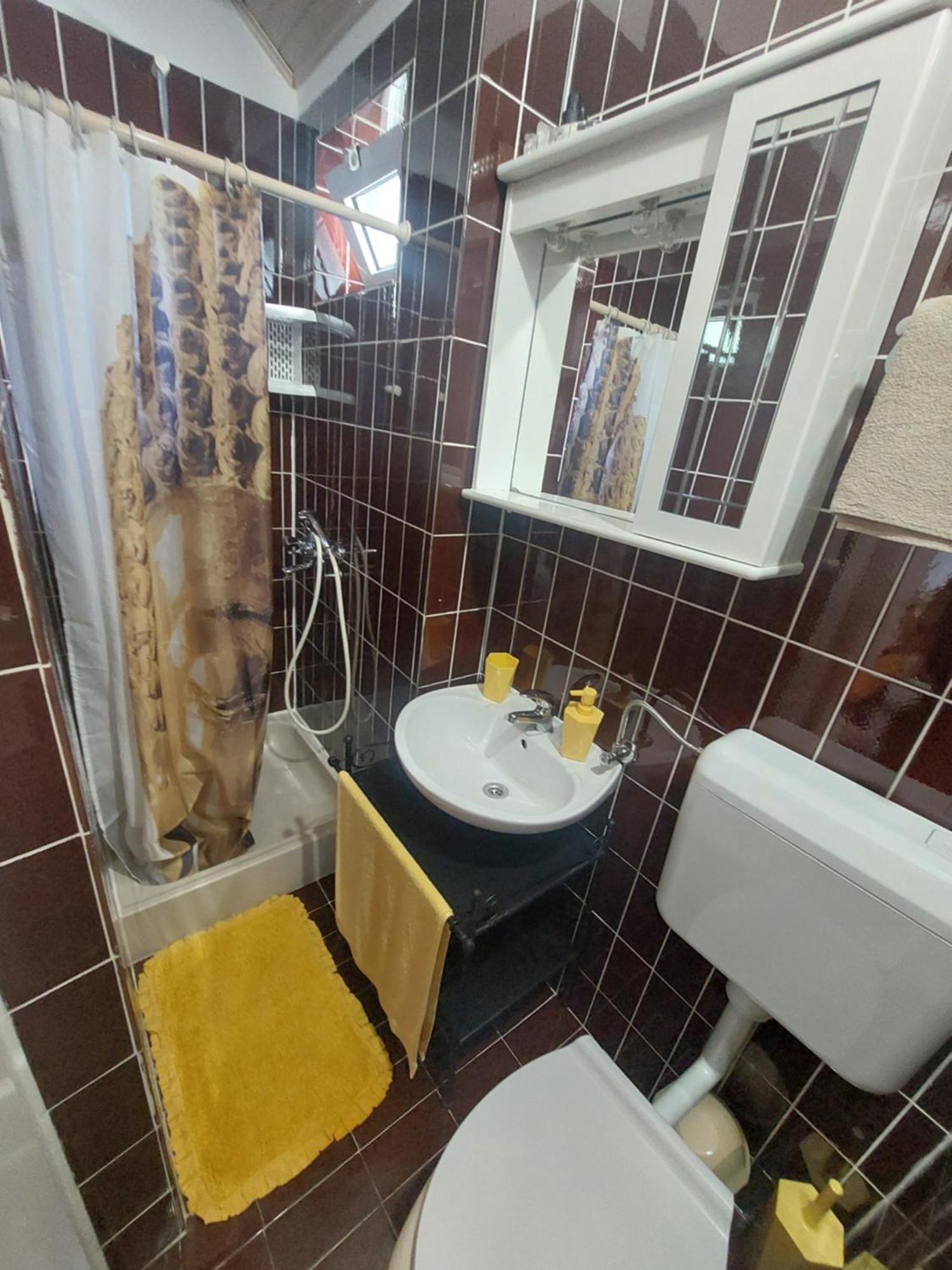 Apartment Tonci Раб Екстериор снимка