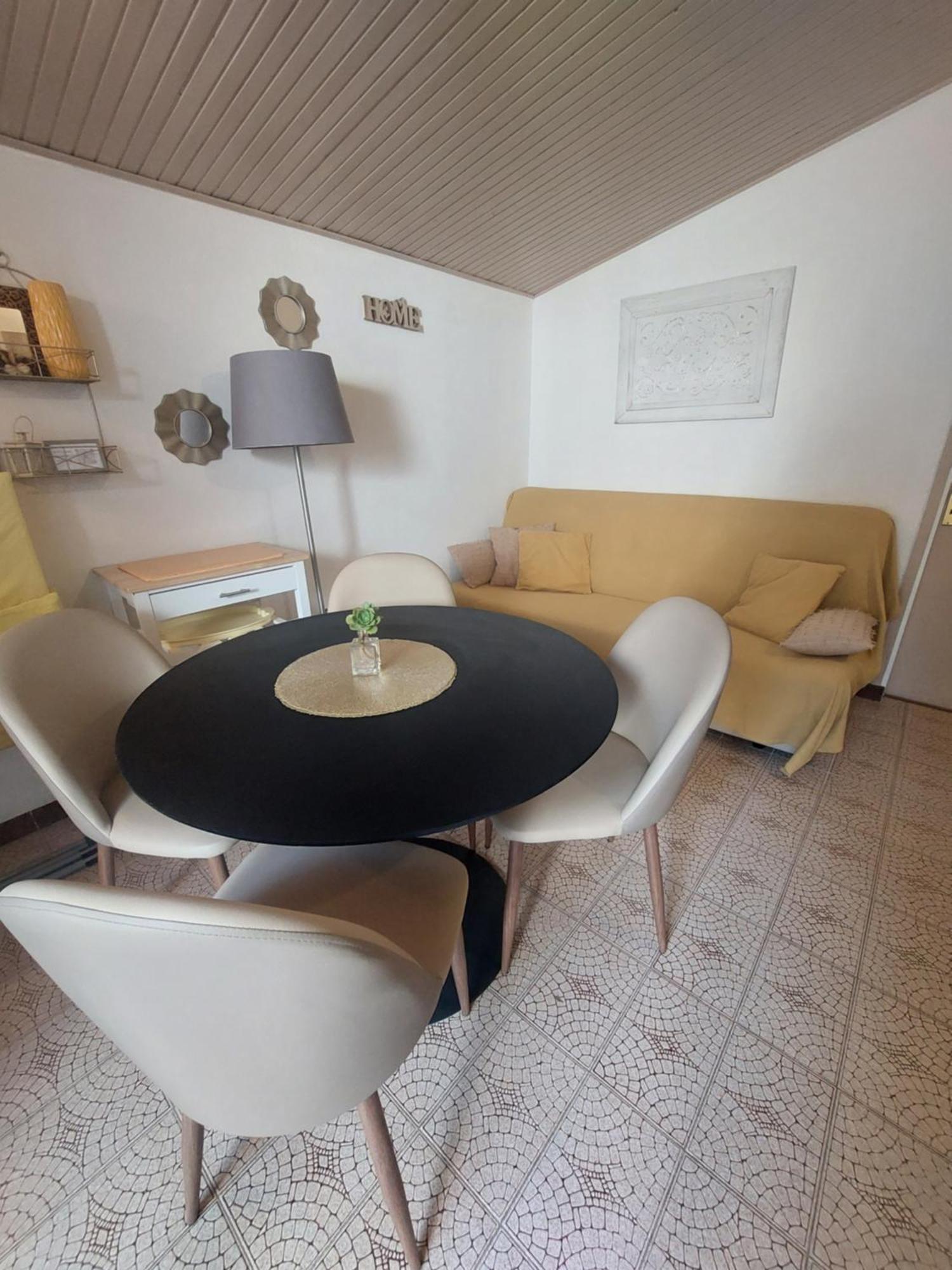 Apartment Tonci Раб Екстериор снимка